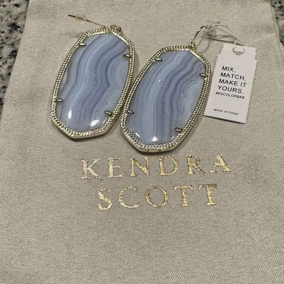 NWT Kendra Scott Danielle Earrings in Gold & Blue Lace Agate - Picture 3 of 4